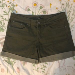 Prana Kara shorts size 6, 28, green
